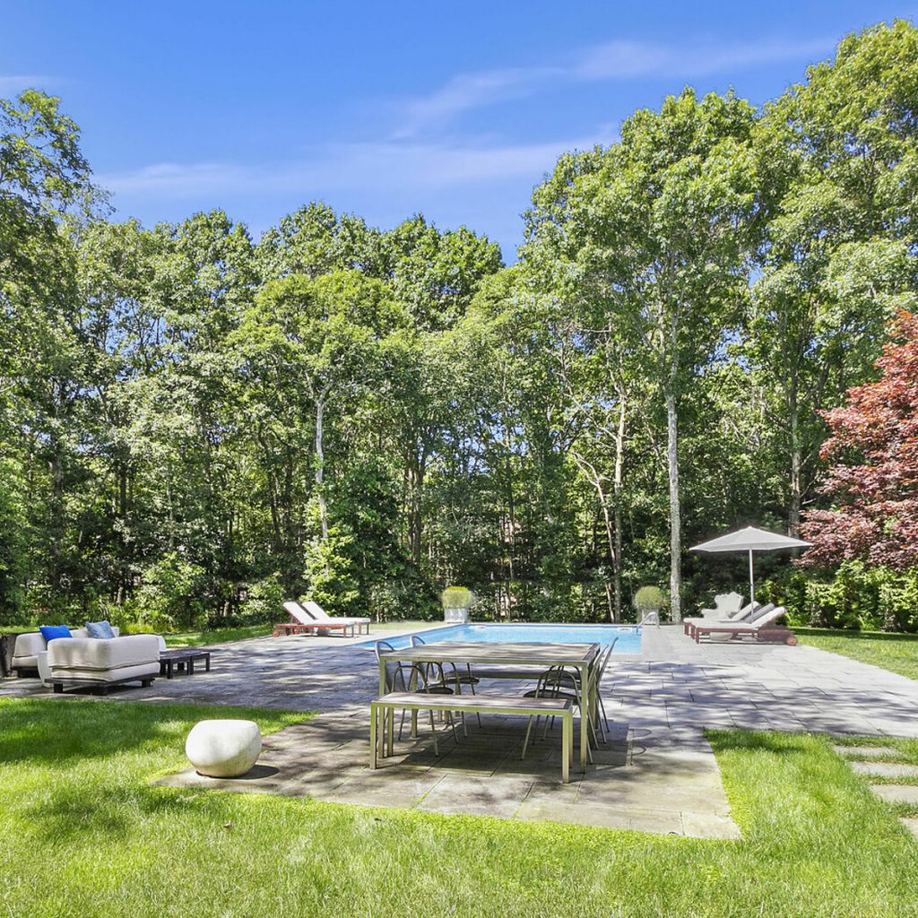 Image of 15 Stirrup Lane Outdoor Pool