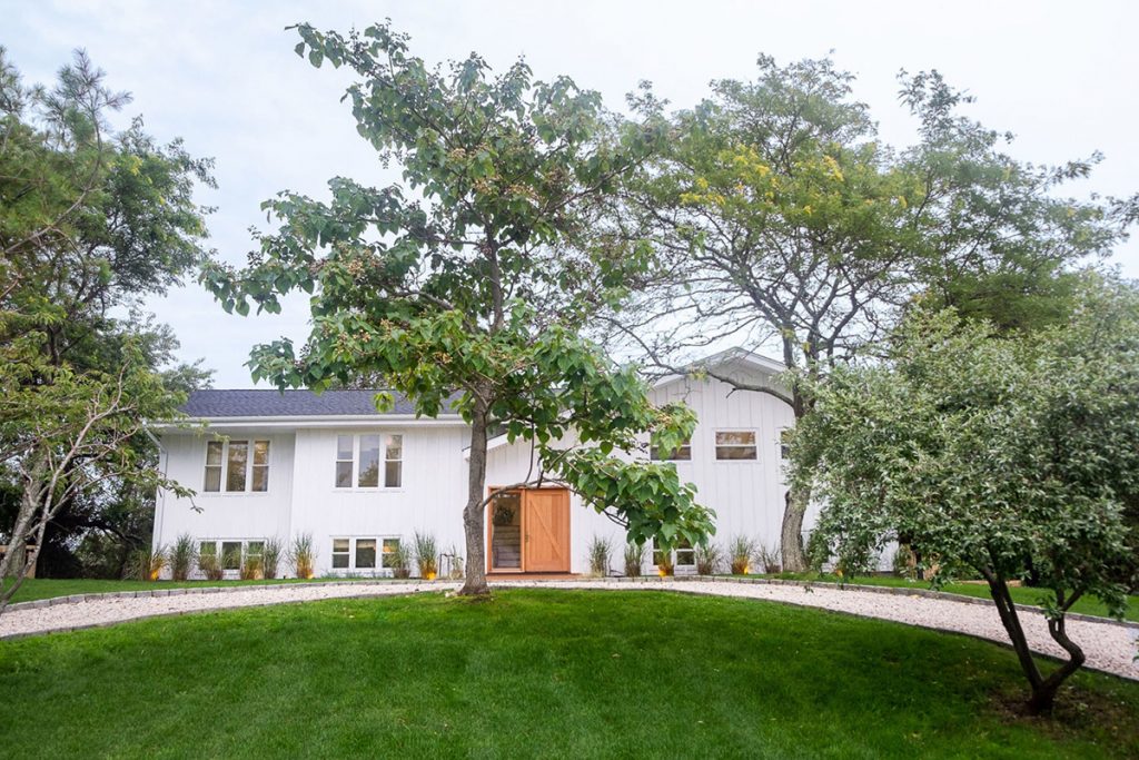 image of robert mckinley montauk house exterior