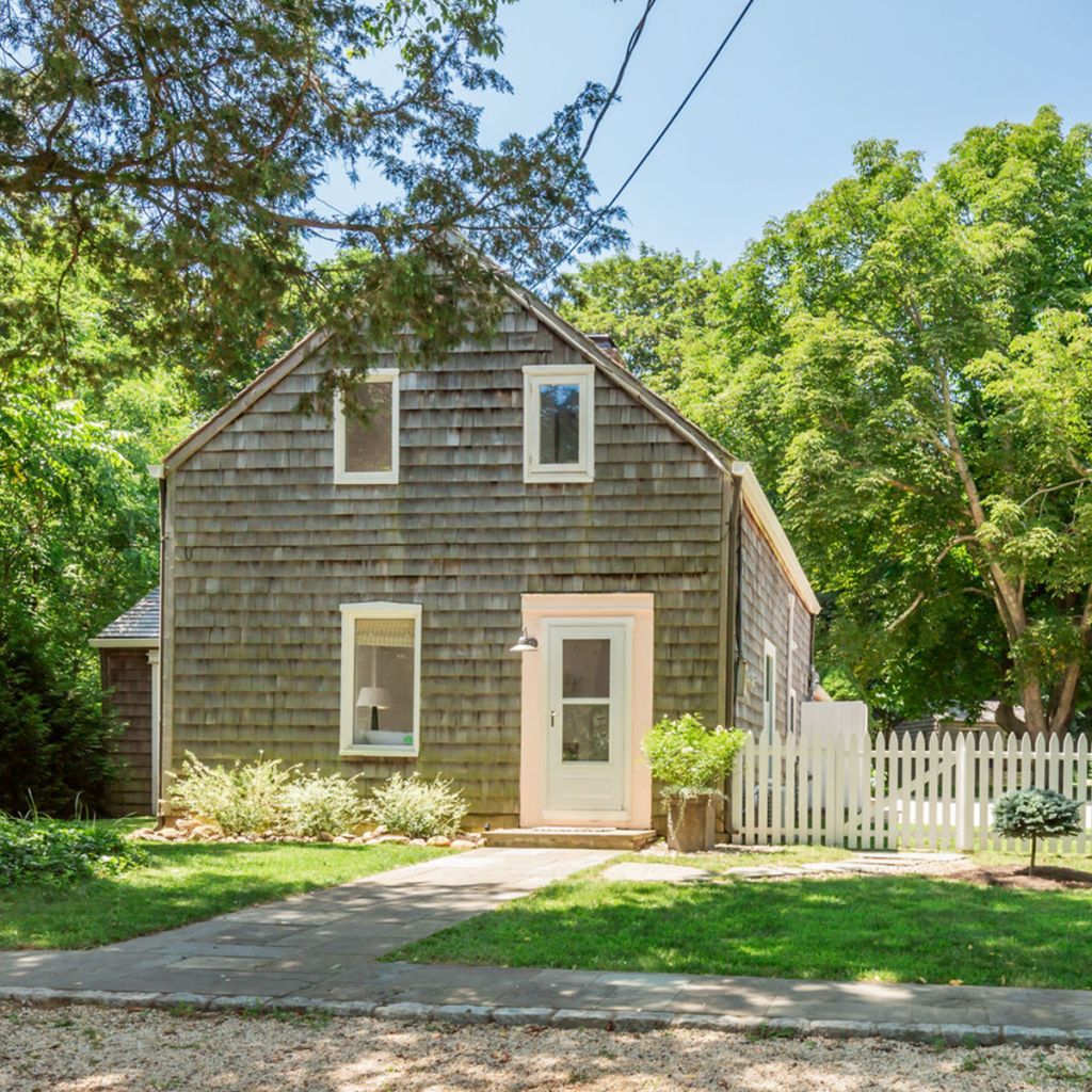 A photo of the exterior of 25 Three Mile Harbor Rd, East Hampton