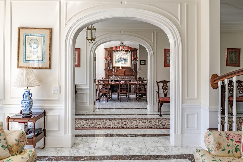 image of east hampton white house