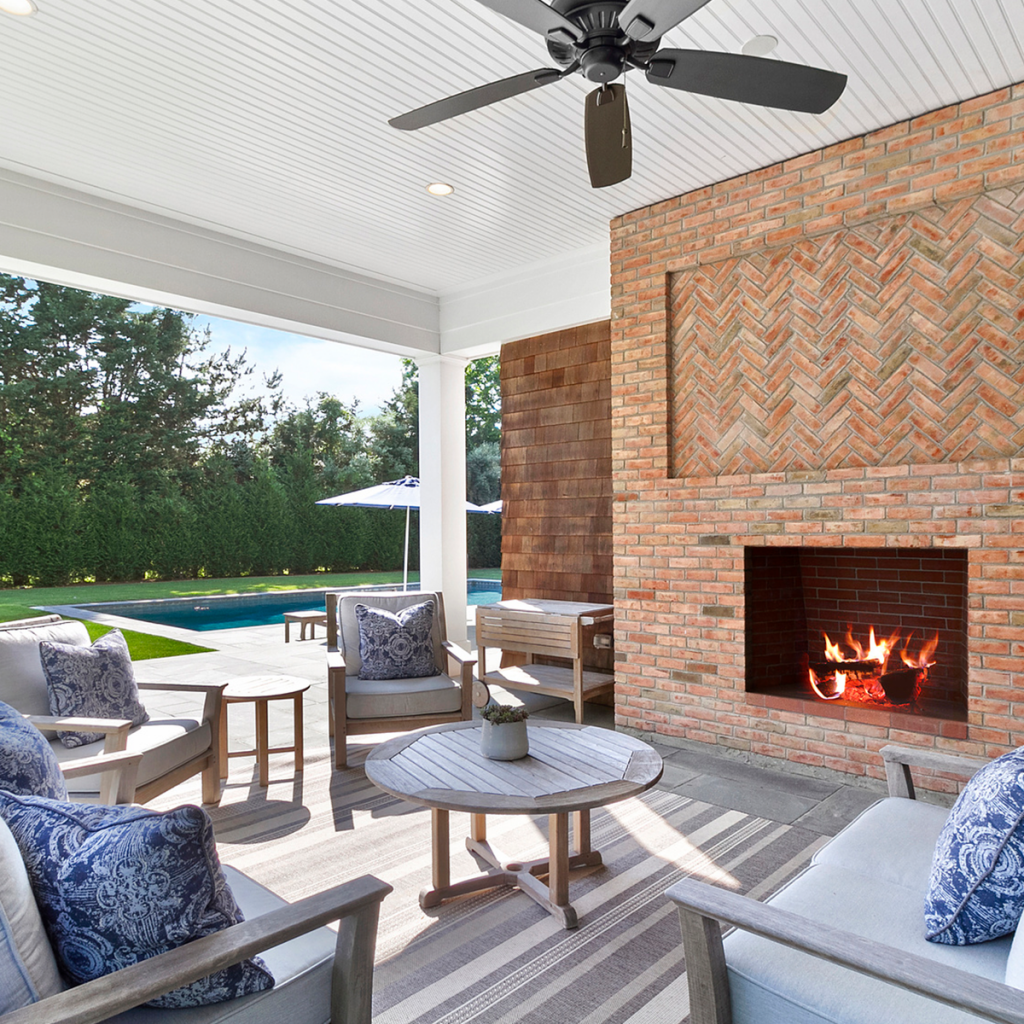 Photo of covered patio t 86 Meeting House Road in Amagansett