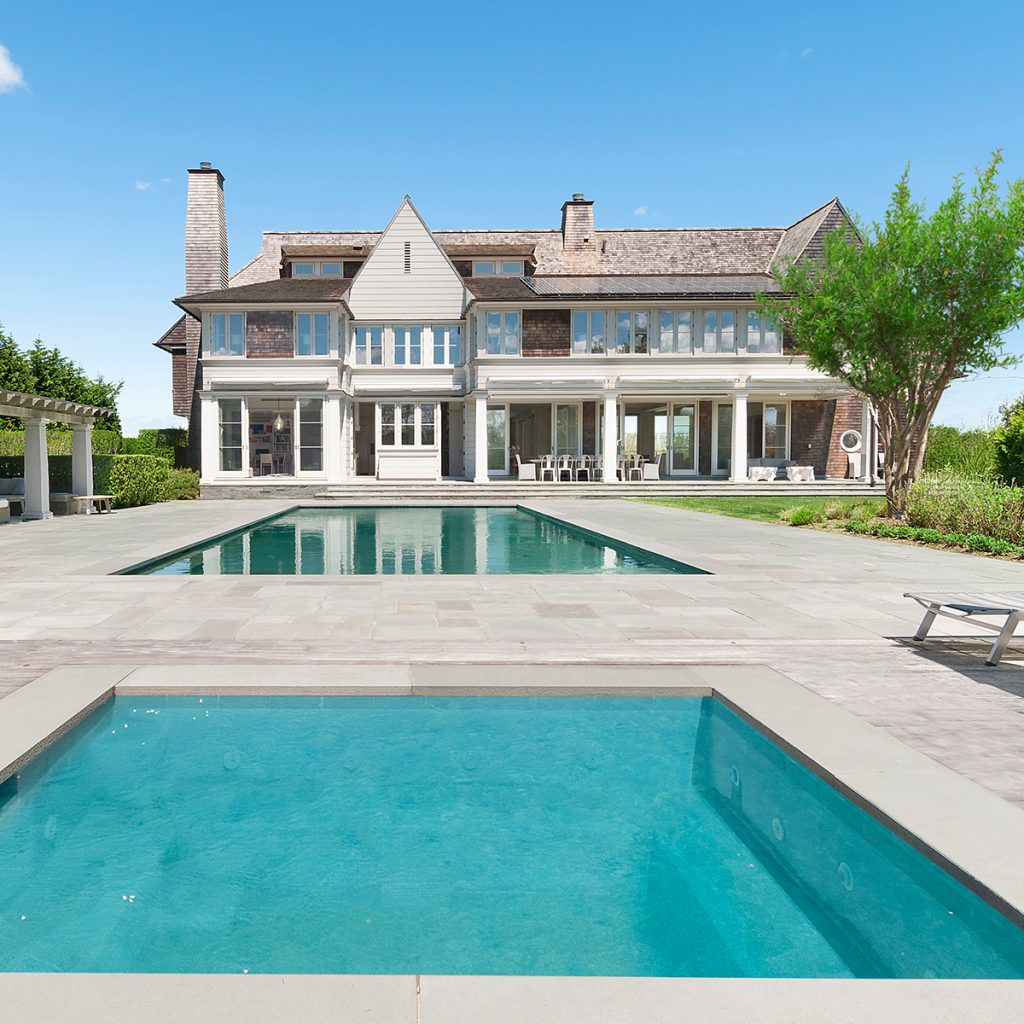 image of shingled southampton house backyard