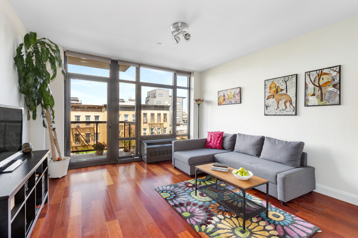 nyc apartment with washer and dryer