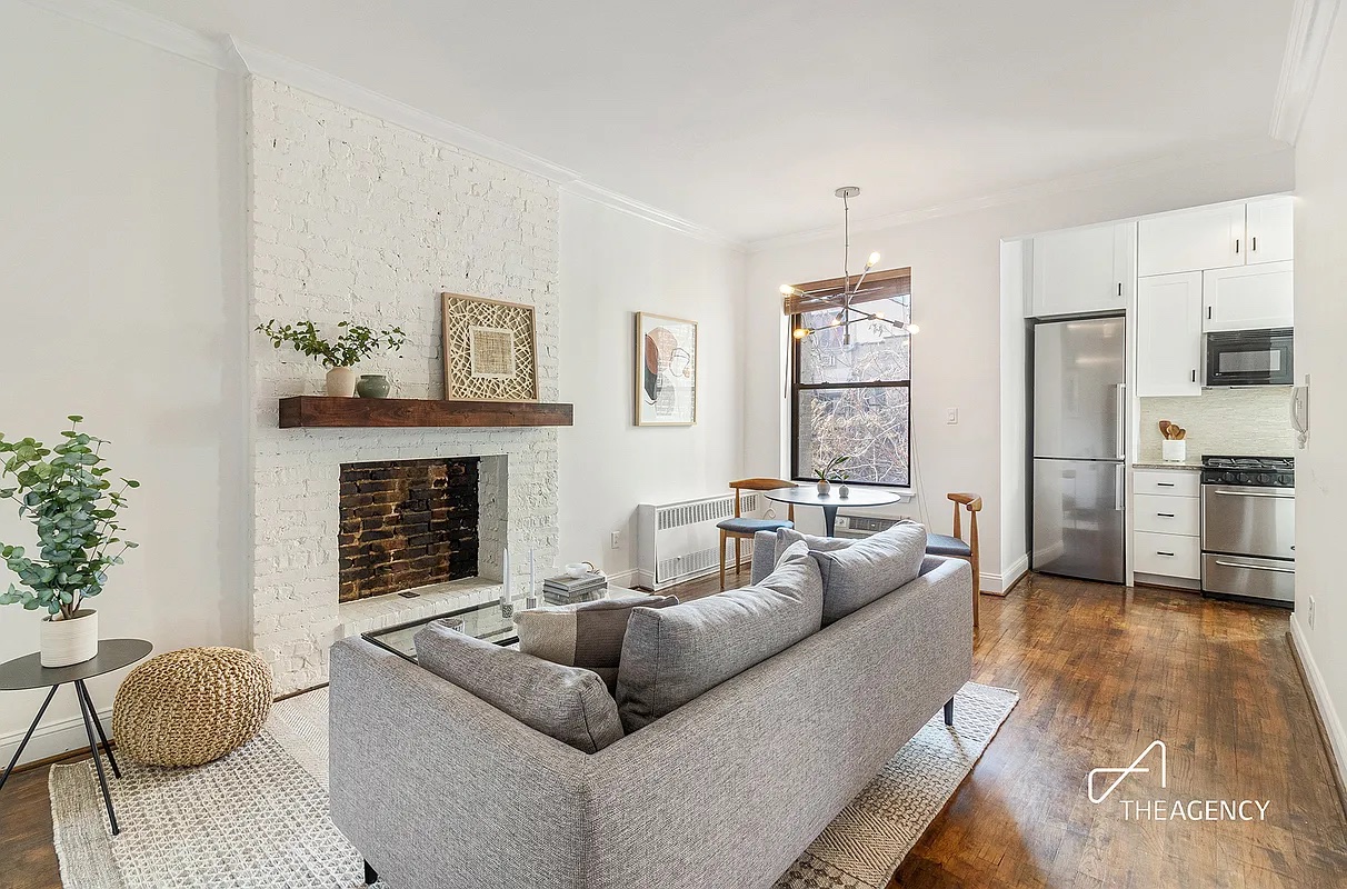 living room in Yorkville top-floor 2-bedroom apartment