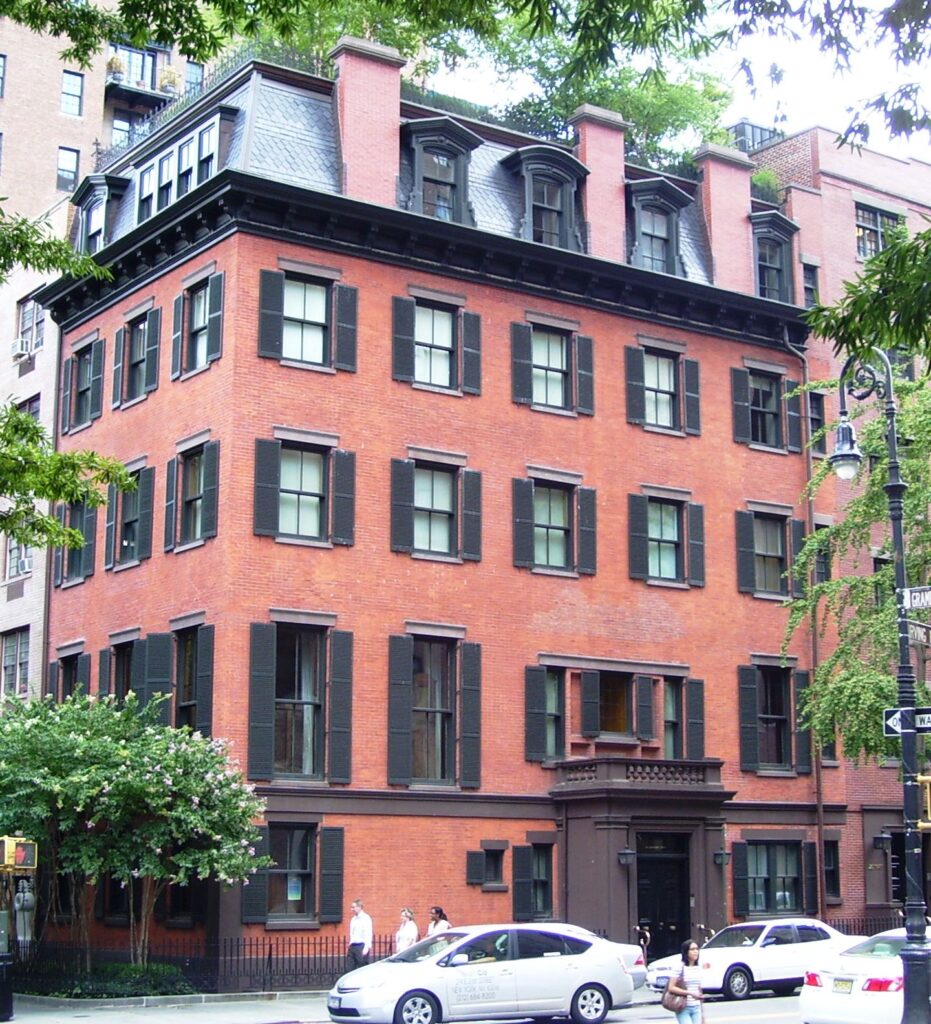 Exterior of 19 Gramercy Park South