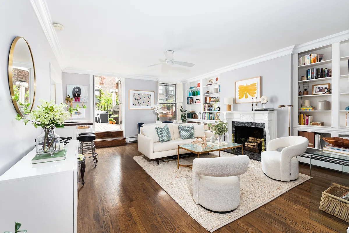 living room and private rooftop terrace in Brooklyn Heights 2-bedroom