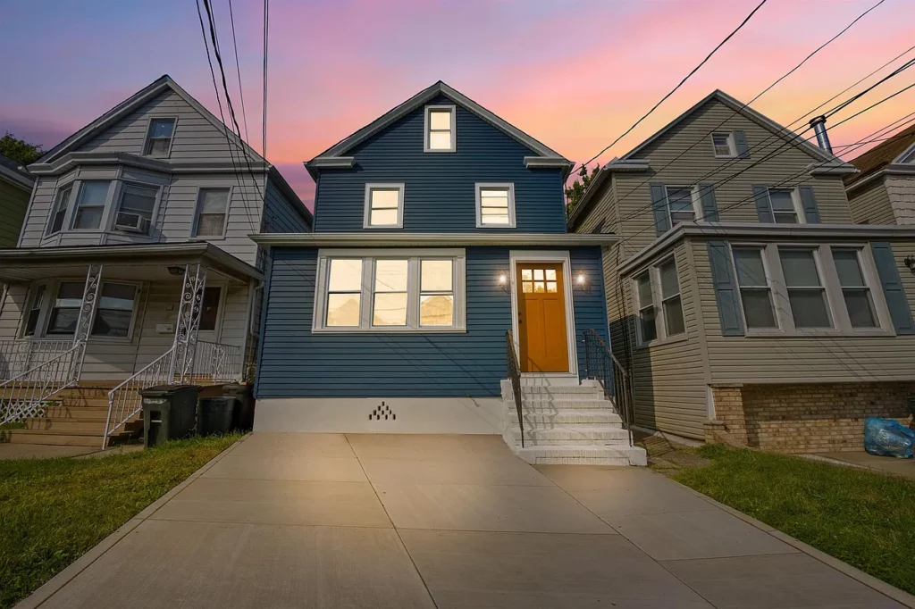 Bayonne houses at sunset