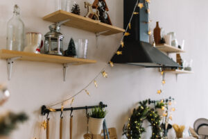 classy holiday decorations in kitchen - decorate your nyc apartment for holidays