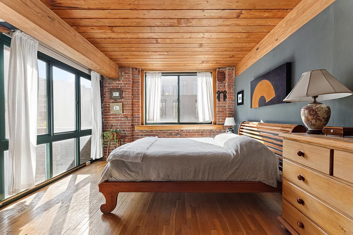 bedroom in Carroll Gardens 2-bedroom