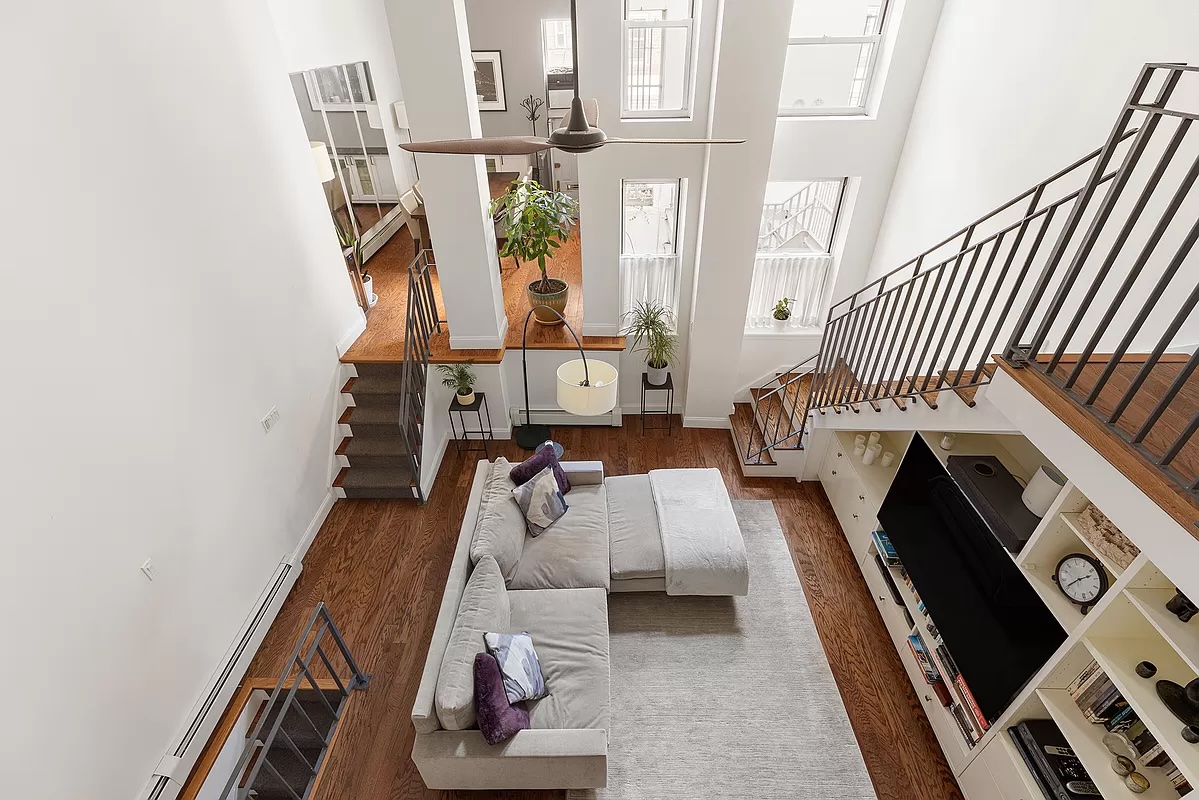 living room from above in Cobble Hill Maisonette Townhouse