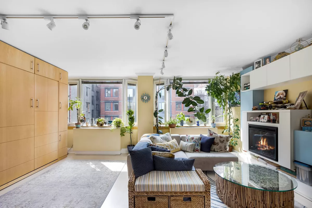404 East 76th Street #3M