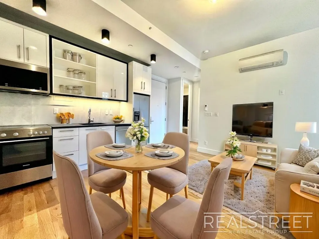 1629 Pacific Street #4D