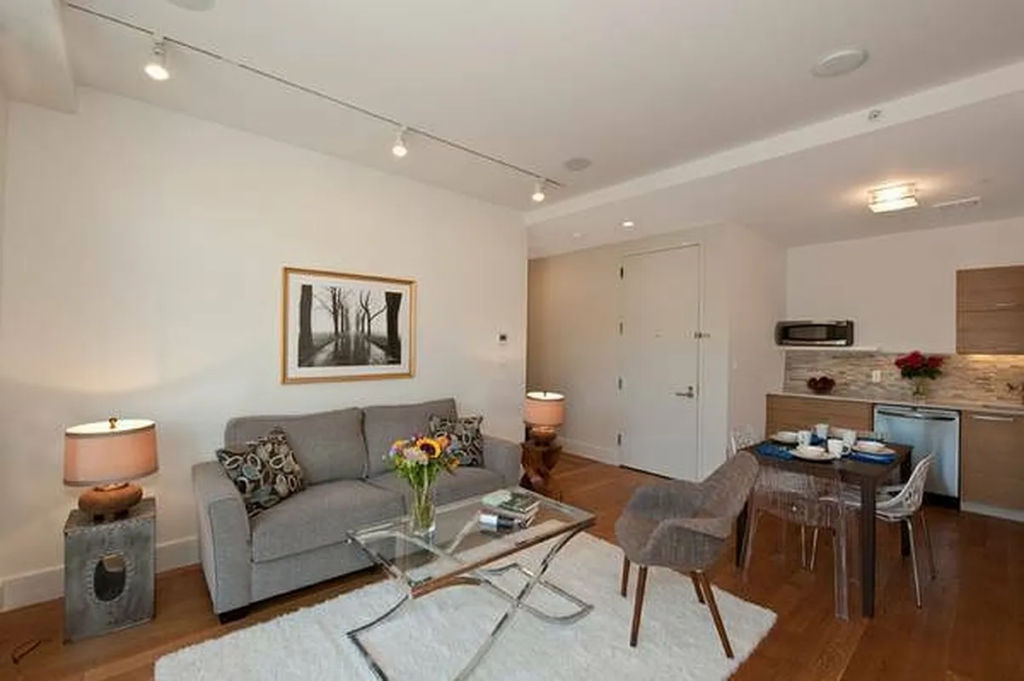 301 Sullivan Place #2P