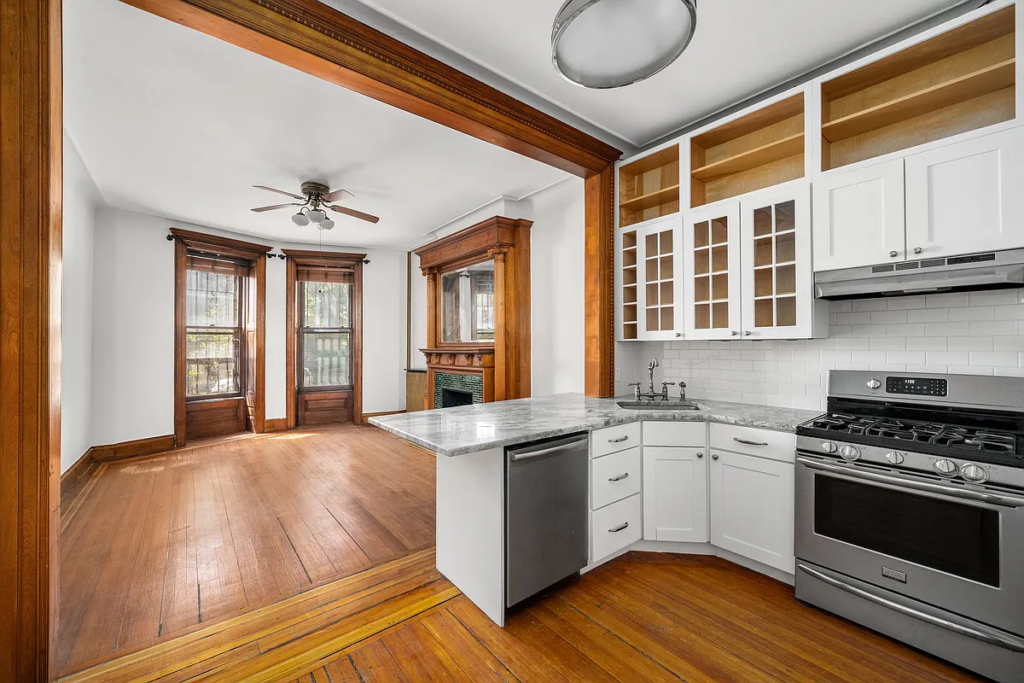 207 Park Place #1FW