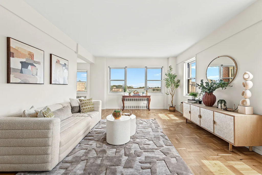 10 Plaza Street East #15A