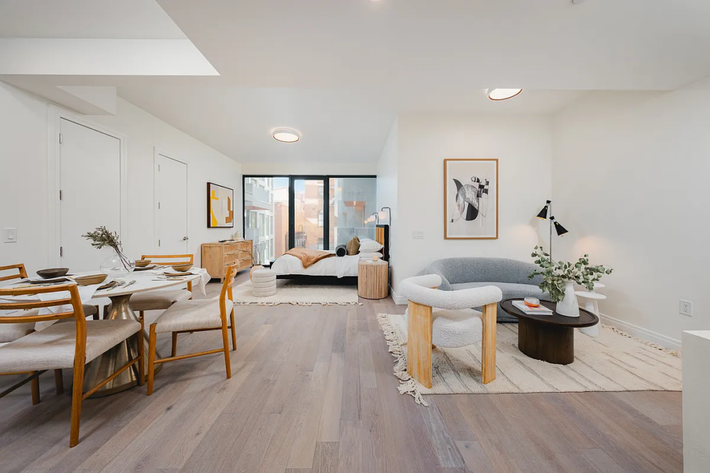 265 Lorimer Street #752