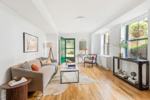 Windsor Terrace living room - NYC homes with central air