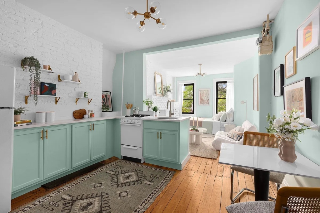 24 Cornelia Street #13