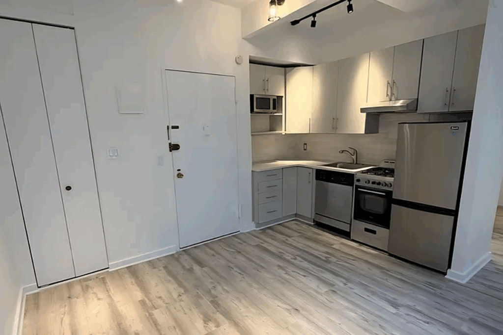 4 Lexington Avenue #11J