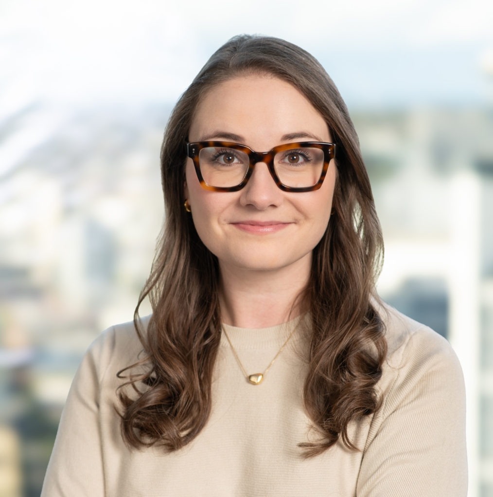 Amanda Shur headshot