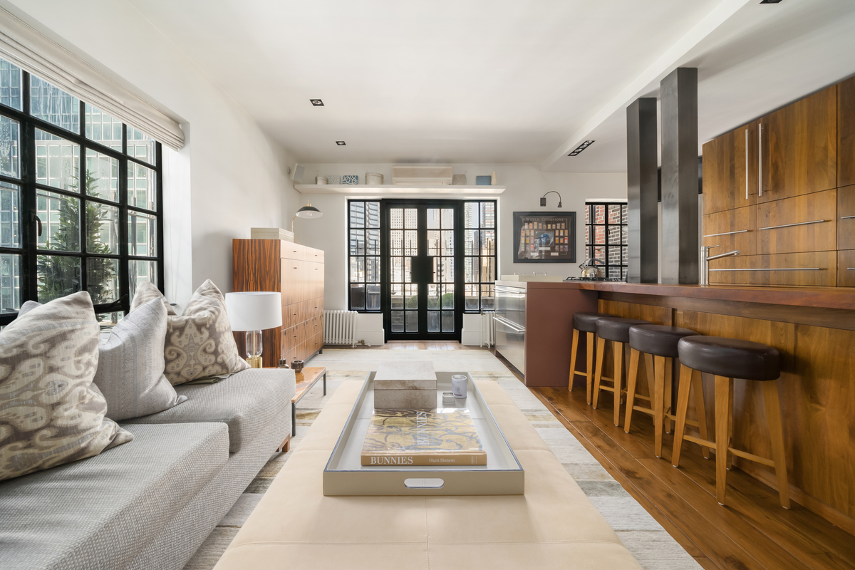 230 E. 50th St. #PHD