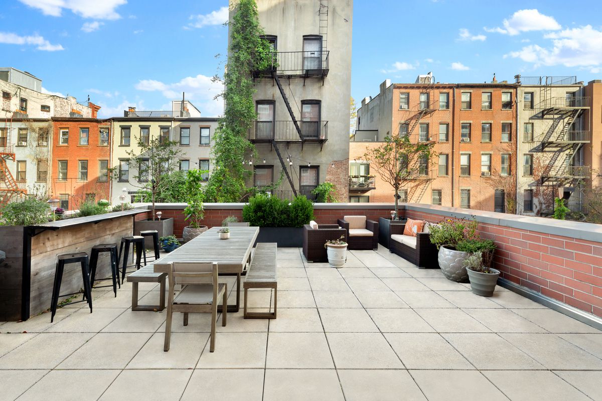 NYC Rooftop Access building with finished roof deck