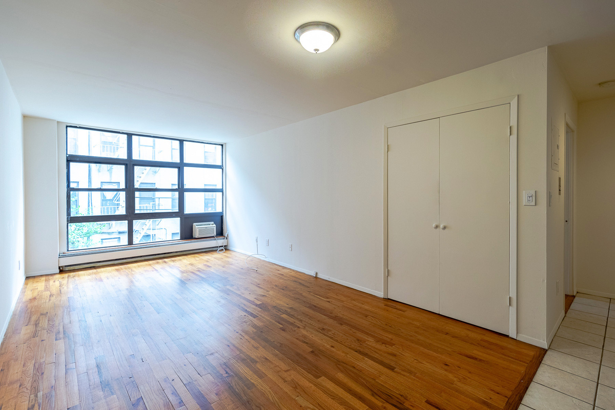 NYC apartment for $3000 with large windows