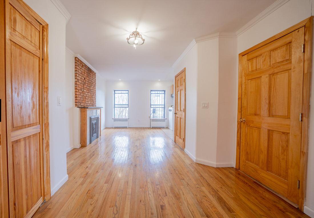 bed-stuy 2br - living room