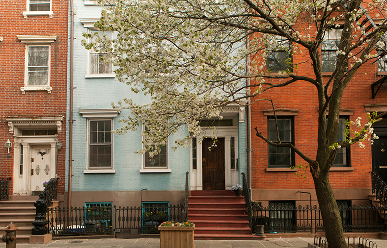 how to sell your home hero image - nyc townhouses