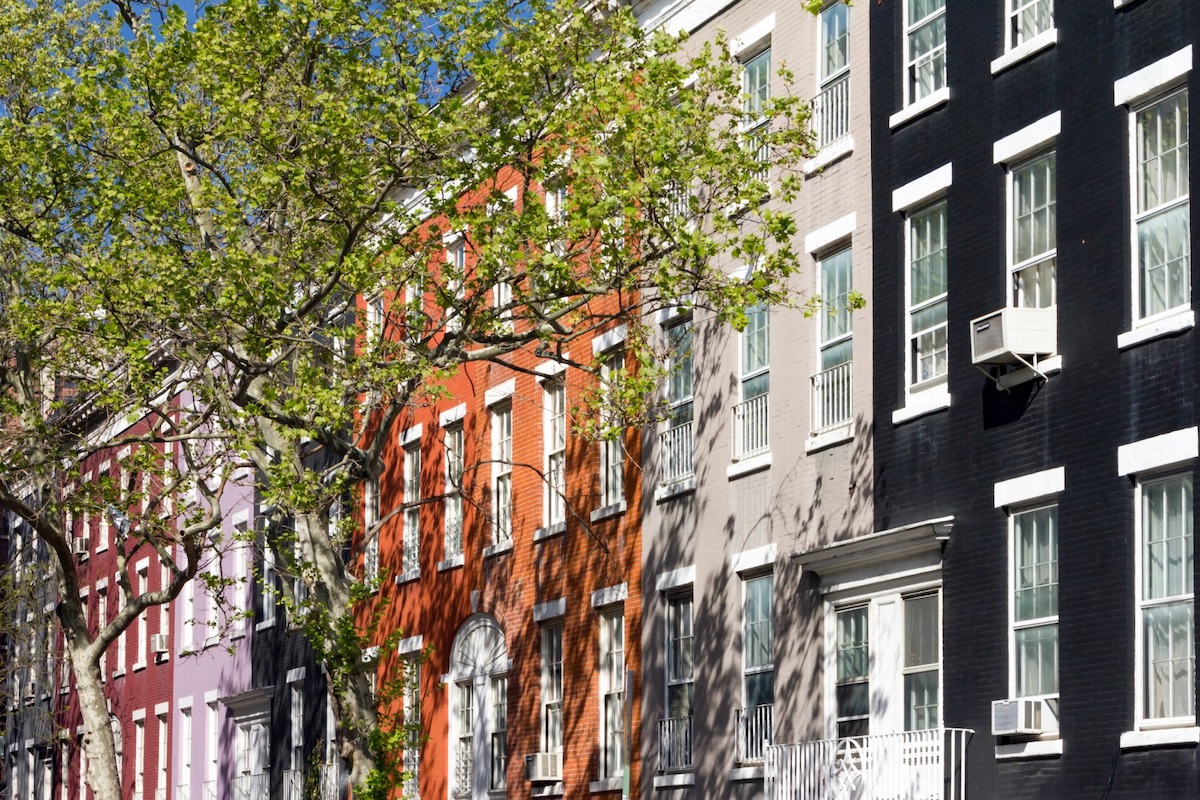 covid-19 guidance for real estate - stock image of nyc rowhouses