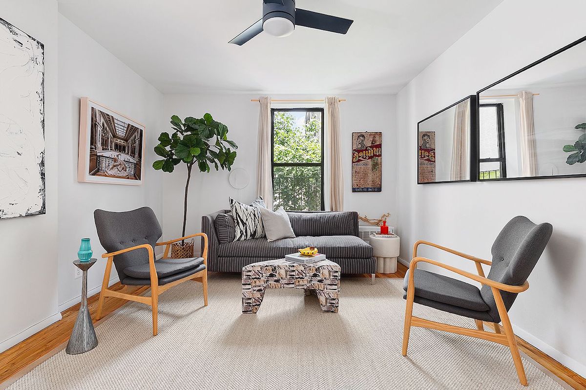 crown heights 1br - living room