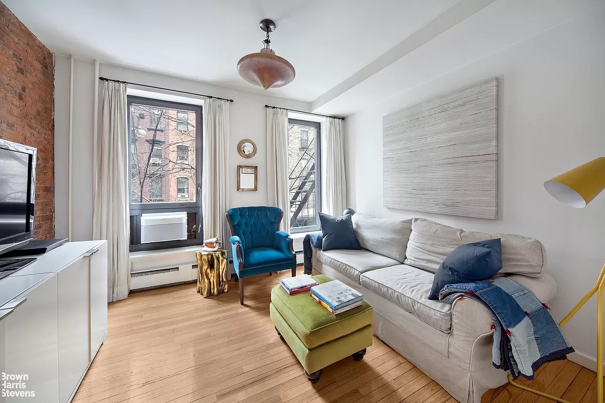 east village 1br - living room