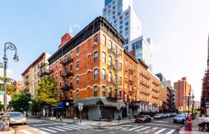 featured pros and cons of a month to month lease