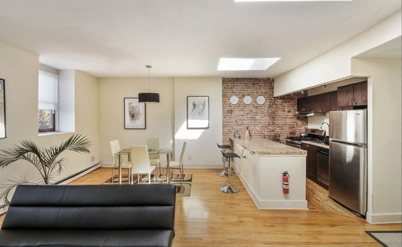 166 Lafayette Ave. #4