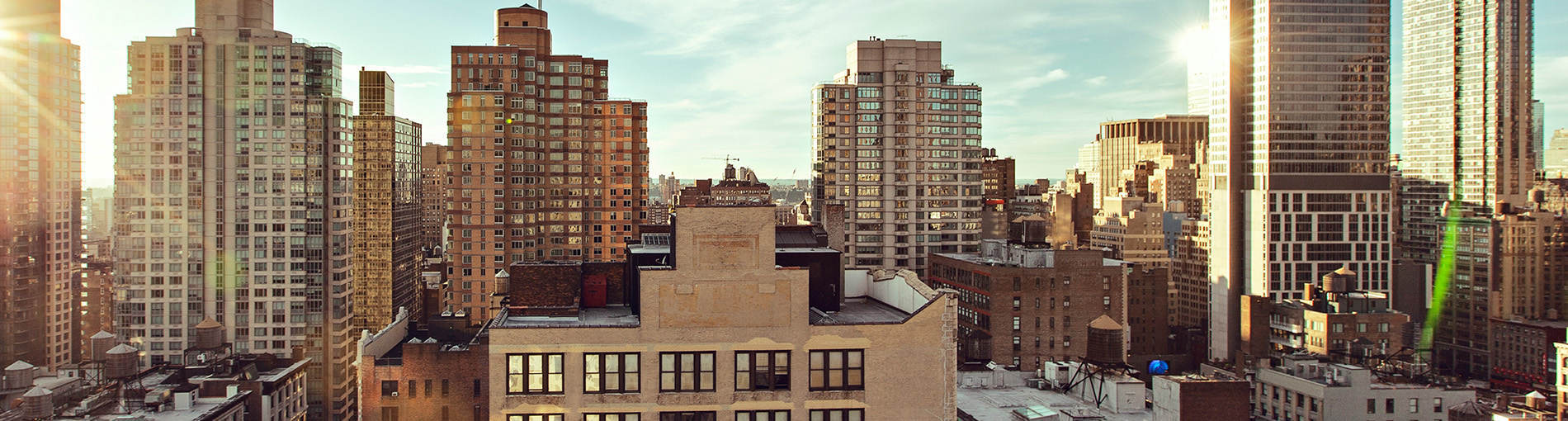 [header] November Market Reports - luxury manhattan homes - skyline image