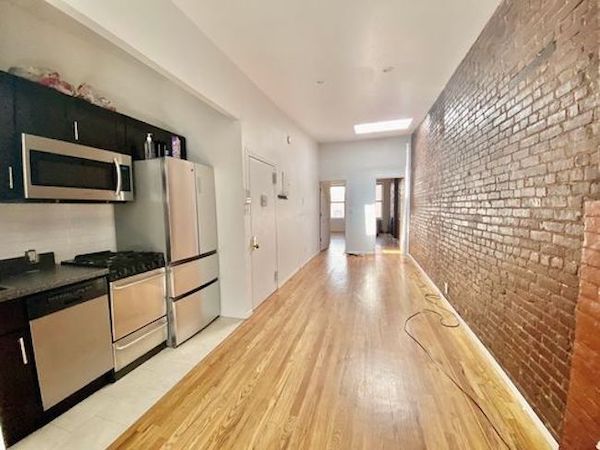 rental of the week - 442 west 45th street #5e