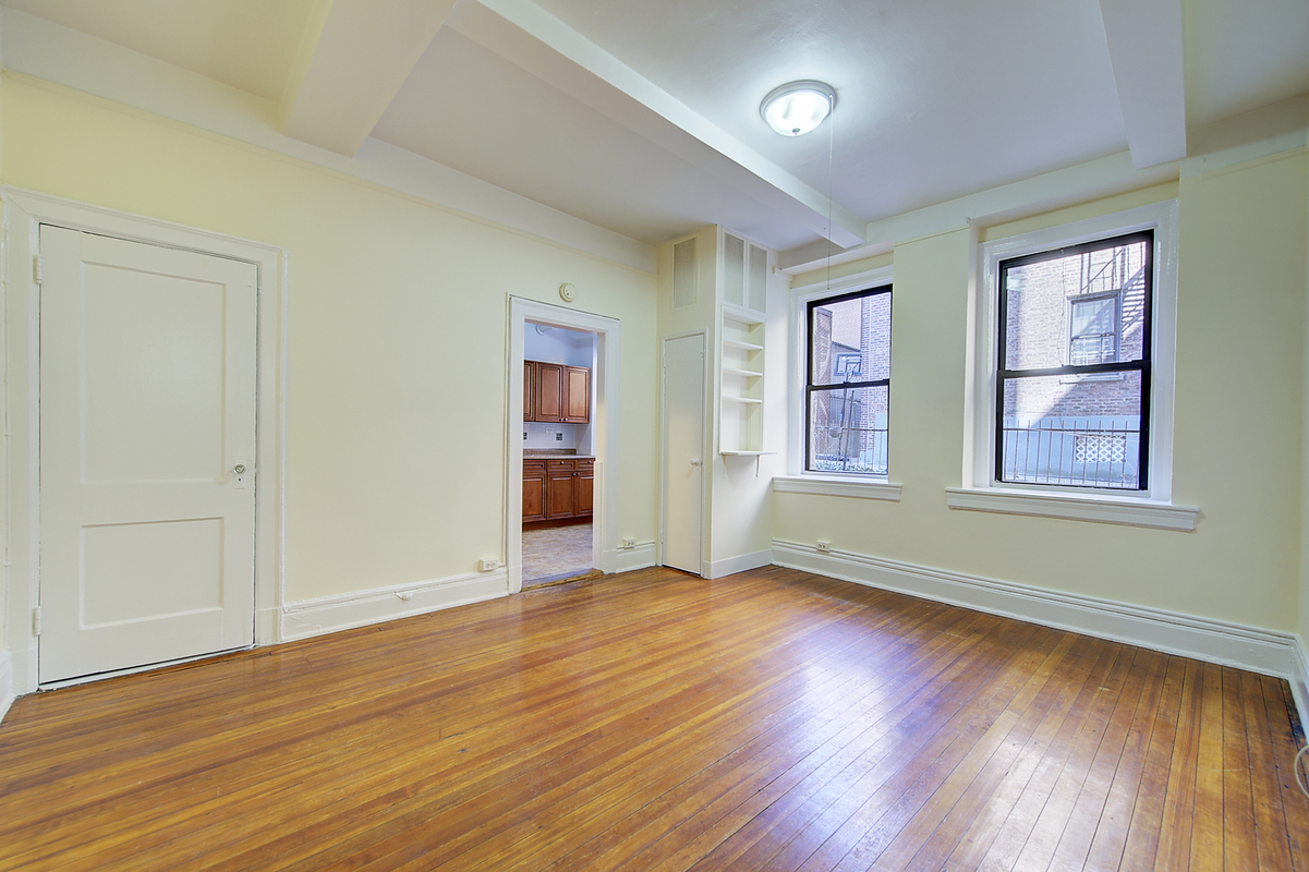 jackson heights 2br - living room 2