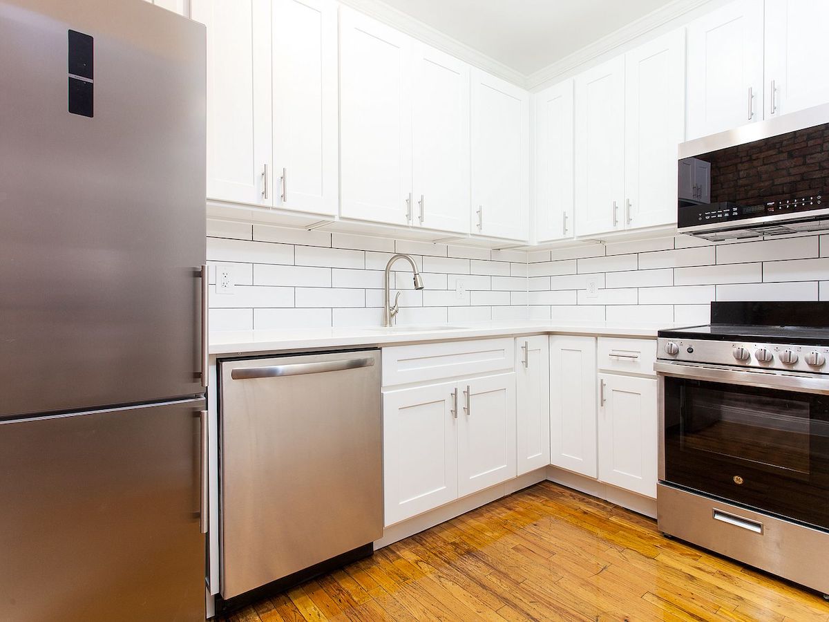 nyc apartments for $2200 - yorkville 1br