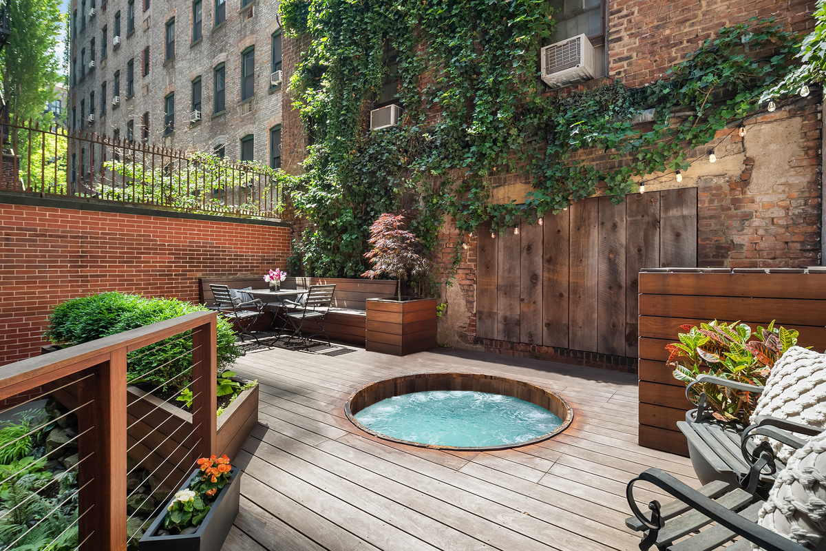 manhattan apartments with private pools - 2 e 12th st