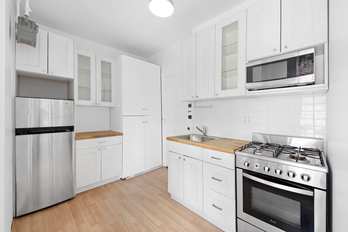 soho 2br - kitchen