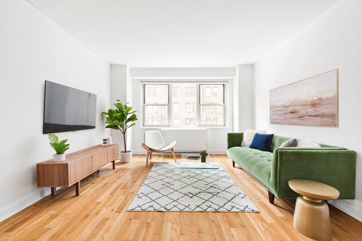 400 E. 54th St. #5D