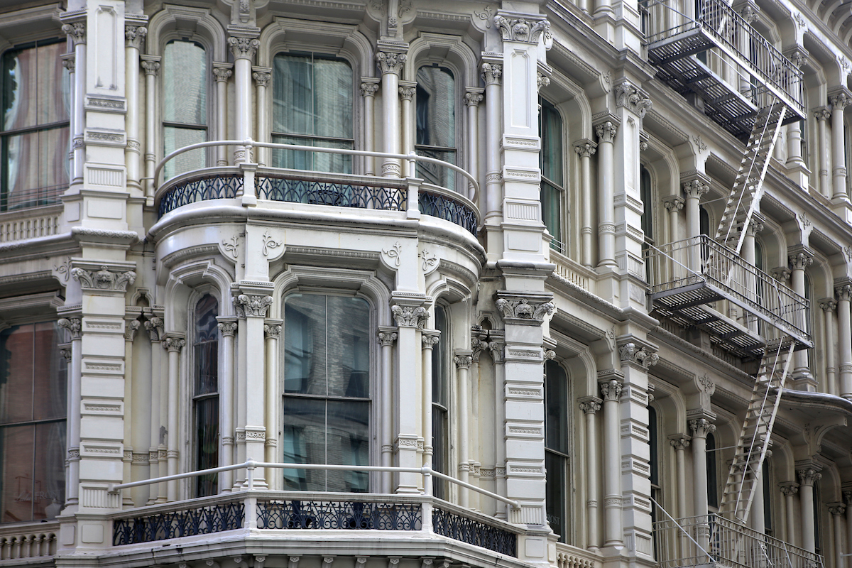 what is a juliet balcony - chelsea example of juliet balcony - getty images