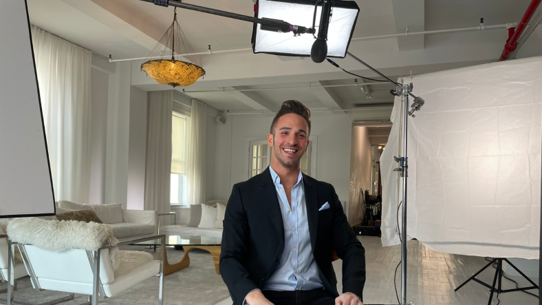 StreetEasy Expert real estate agent Ryan Kaplan being interviewed