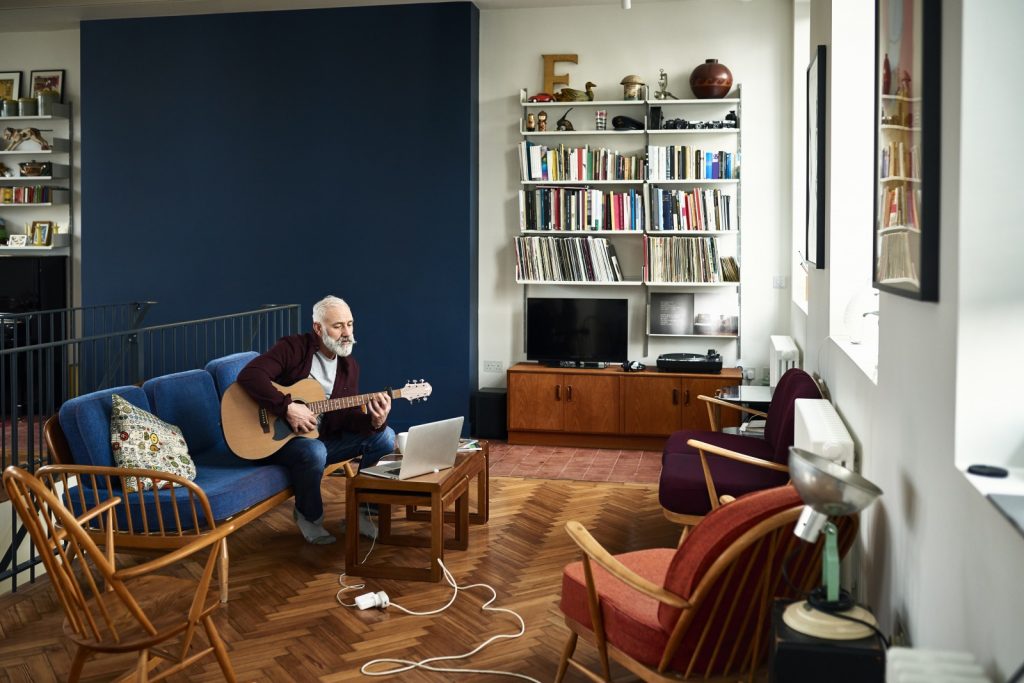 middle-aged man living alone