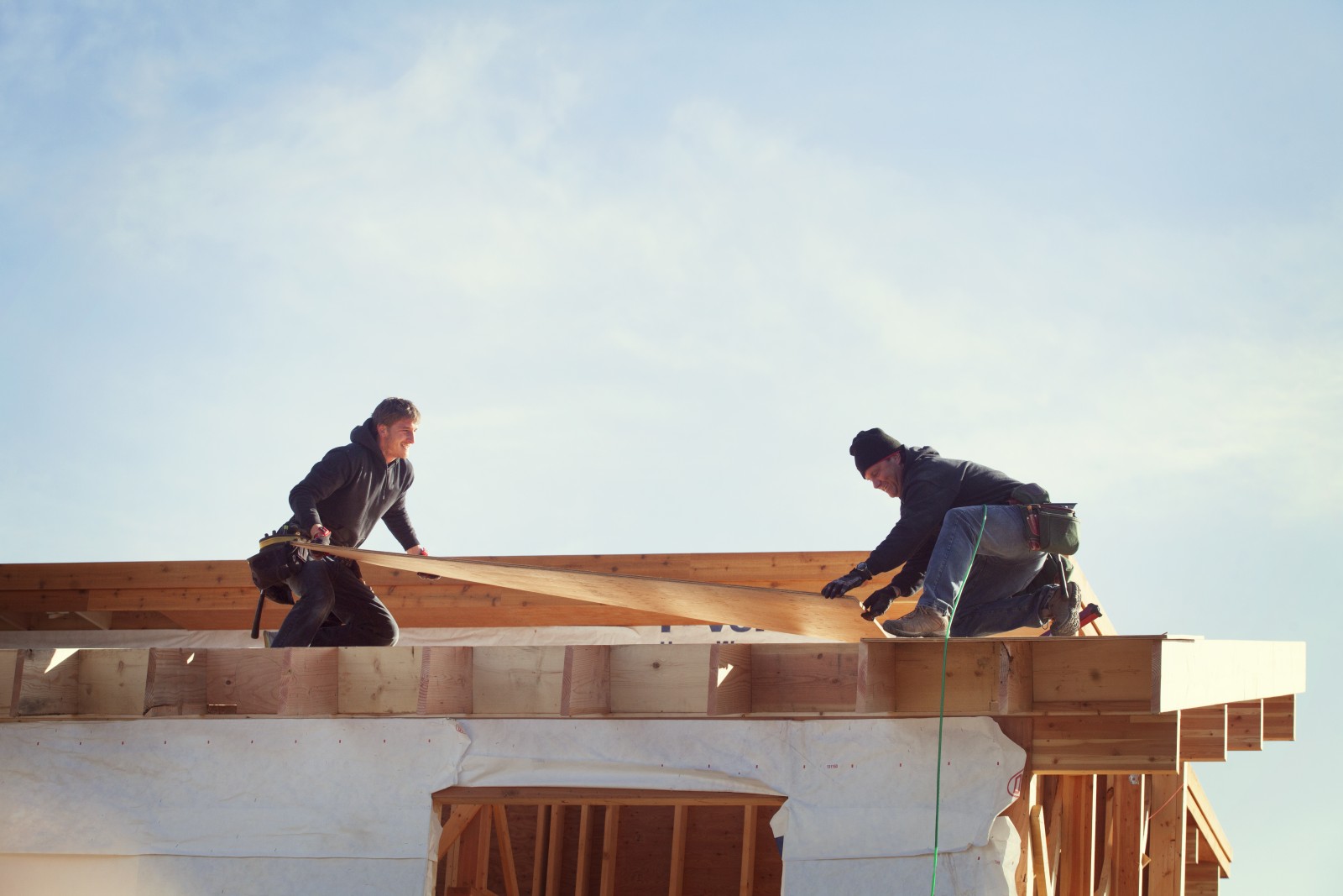 workers building a home