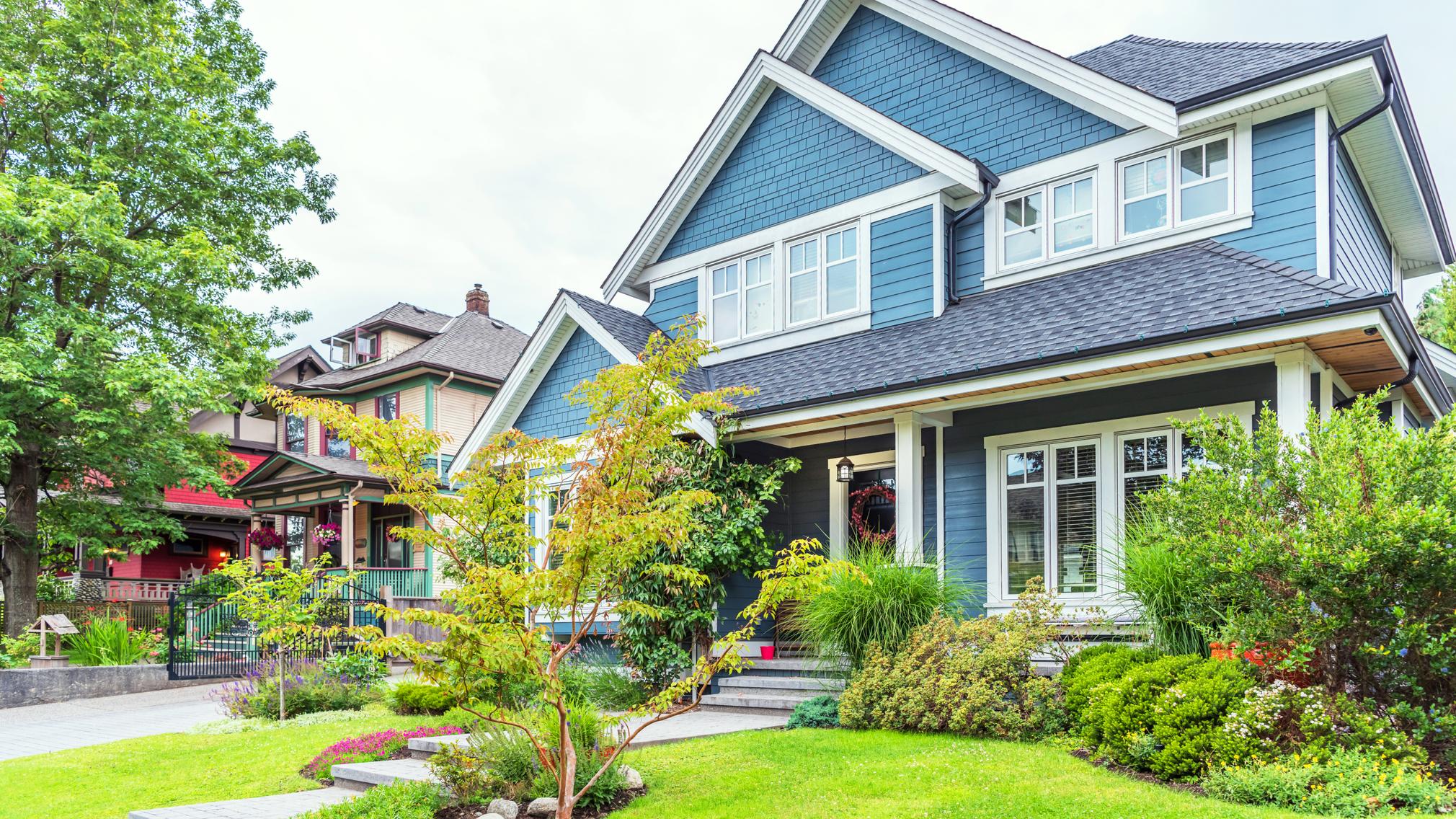 How to Improve Curb Appeal Before Selling | Zillow, image size:2020x1136