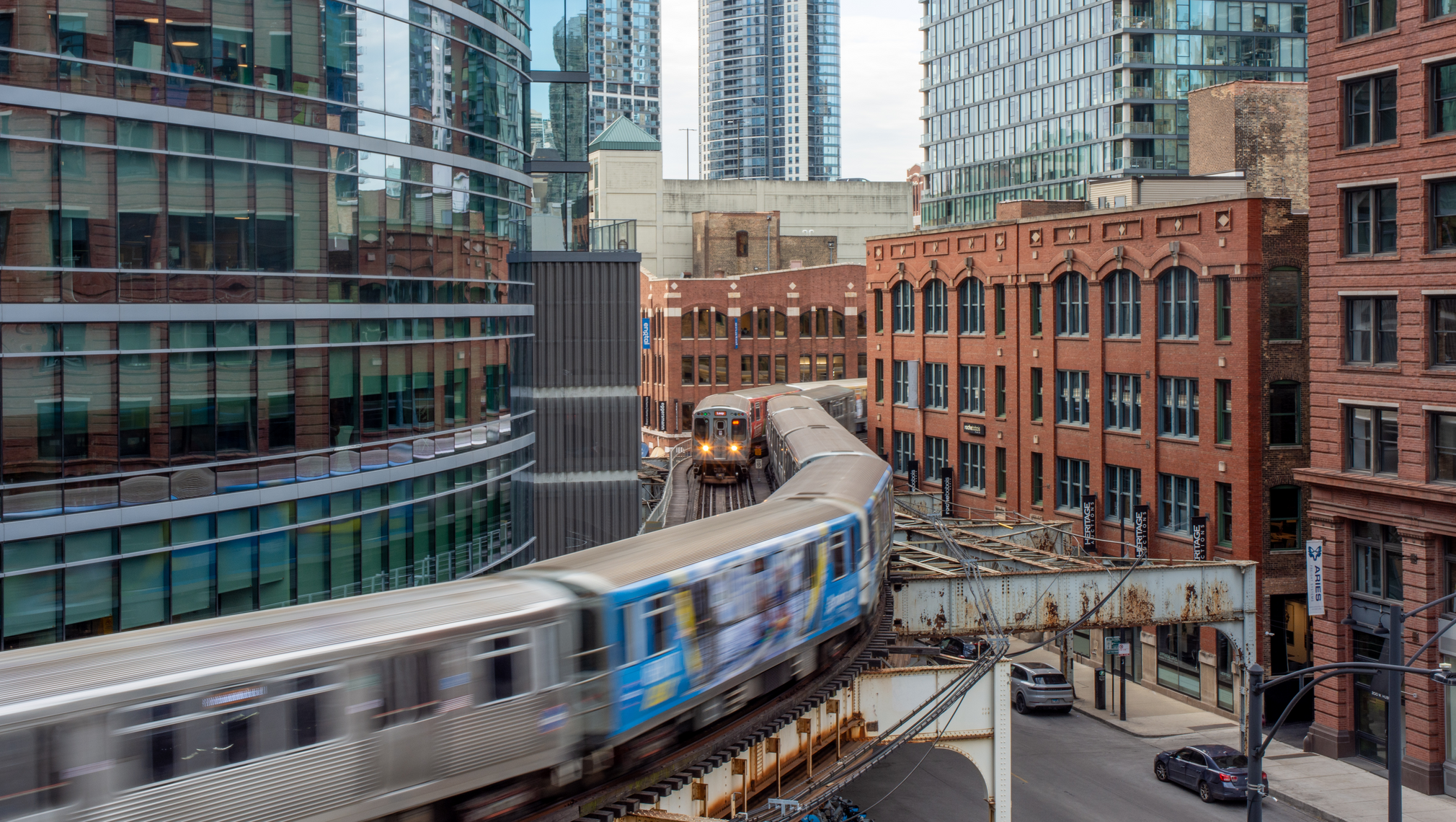 View of the L train in Chicago.