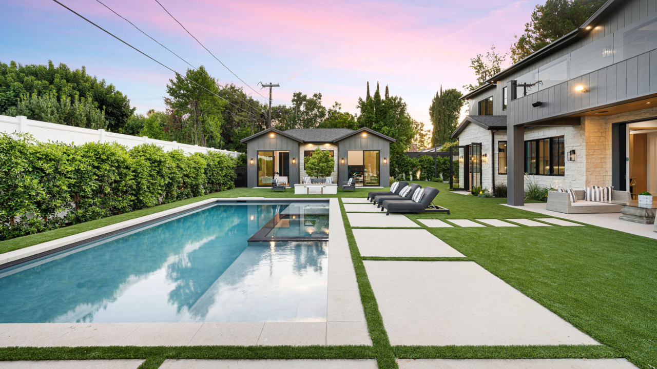 20 Backyards on Zillow That’ll Inspire You to Get Outside