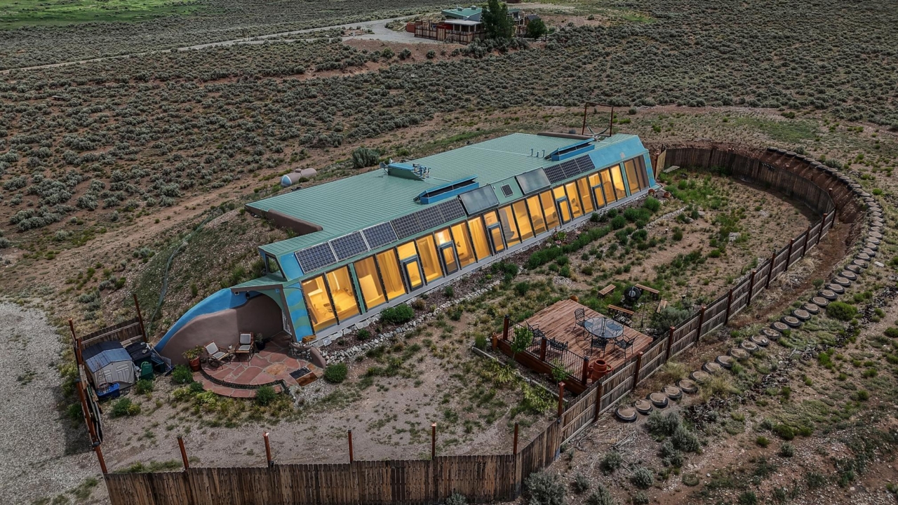 Step Inside Two Homes Featured in "Zillow Gone Wild" Season 2