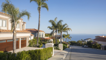 Sellers Cut Prices at Record Levels as Housing Market Moves in Buyers’ Favor